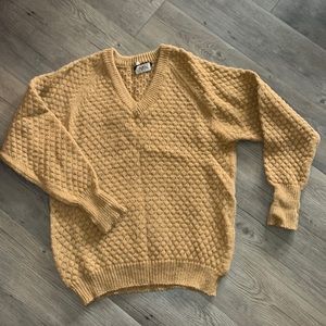 Vintage Allen Solly 100% pure lambs wool v neck sweater made in England!